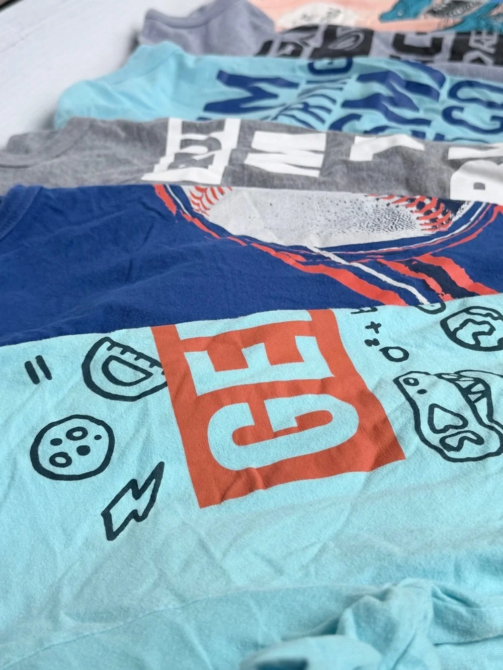Boys' Short Sleeve Graphic Tees - 6 total- youth large